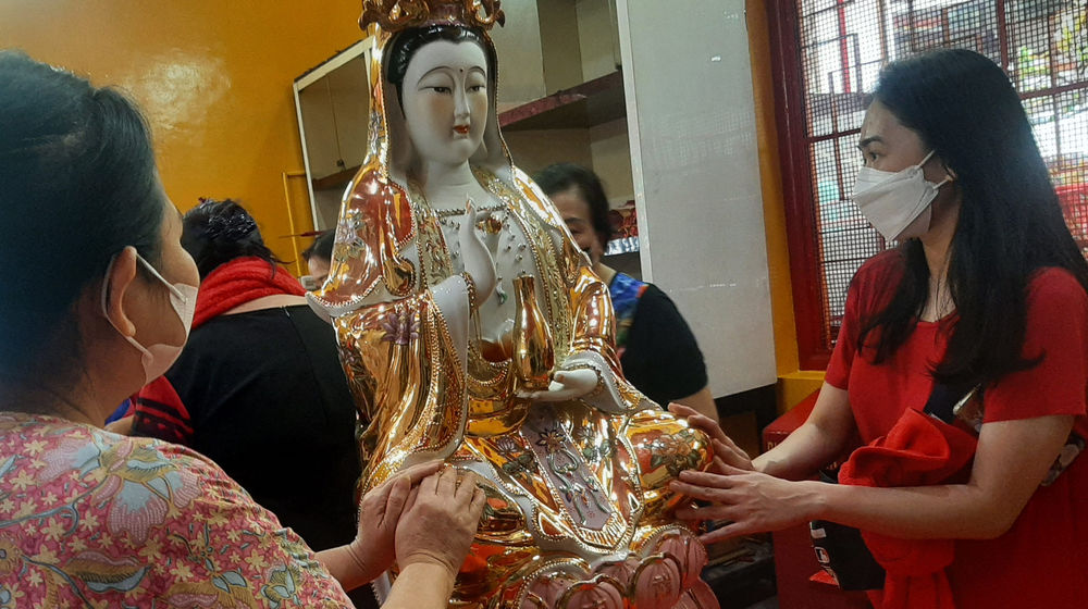 Persiapan Imlek Vihara .jpg