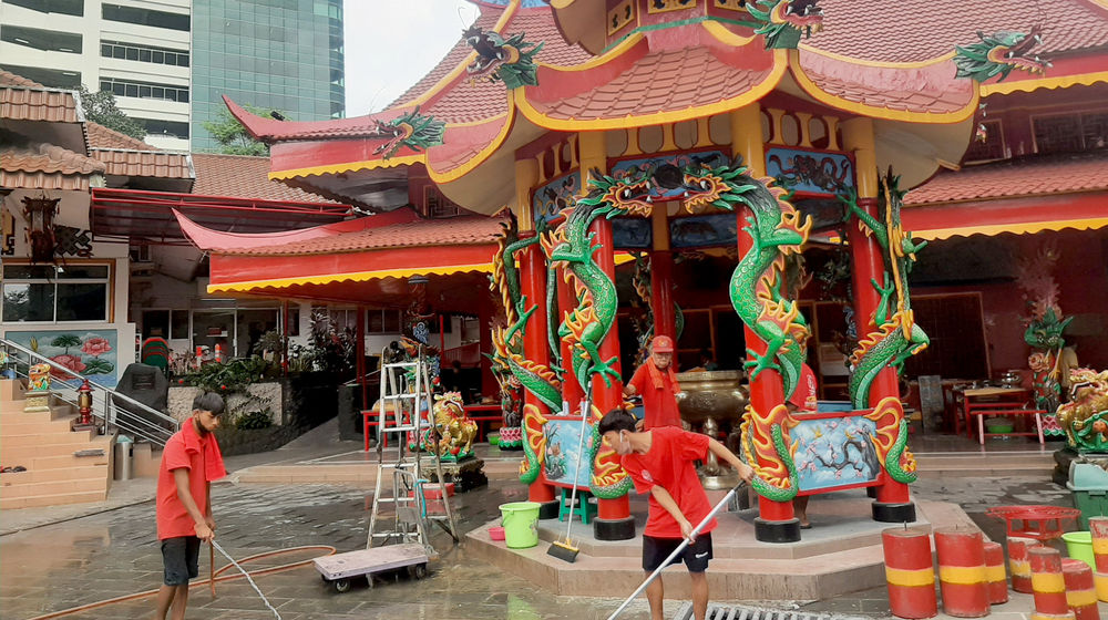 Persiapan Imlek Vihara.jpg