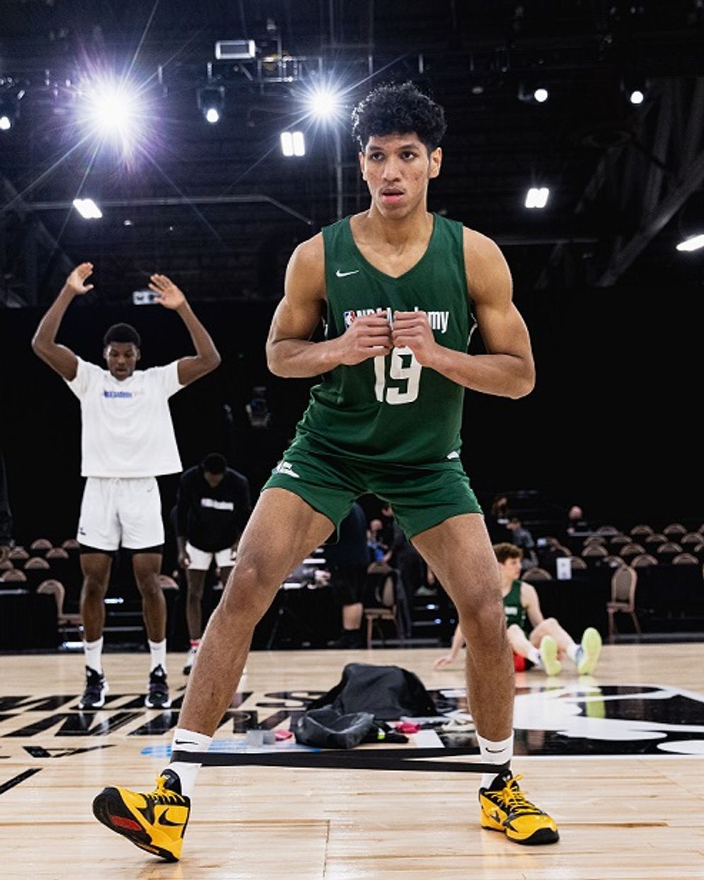 Pemain basket muda berbakat asal Indonesia, Derrick Michael Xzavierro merupakan satu-satunya peserta asal Indonesia yang bergabung dalam NBA Global Academy.