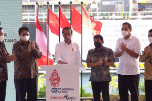 Jokowi Lepas Ekspor Perdana Smelter Grade Alumina ke China Senilai Rp104 Miliar.jpg