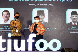 Kerjasama Tjufoo Dan Sarinah - Panji 5.jpg