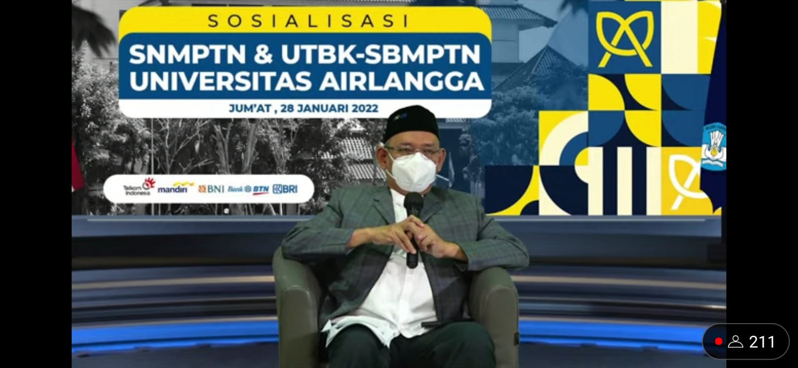 Rektor Unair Prof Mohammad Nasih saat sosialisasi SNMPTN dan SBMPTN di Unair.