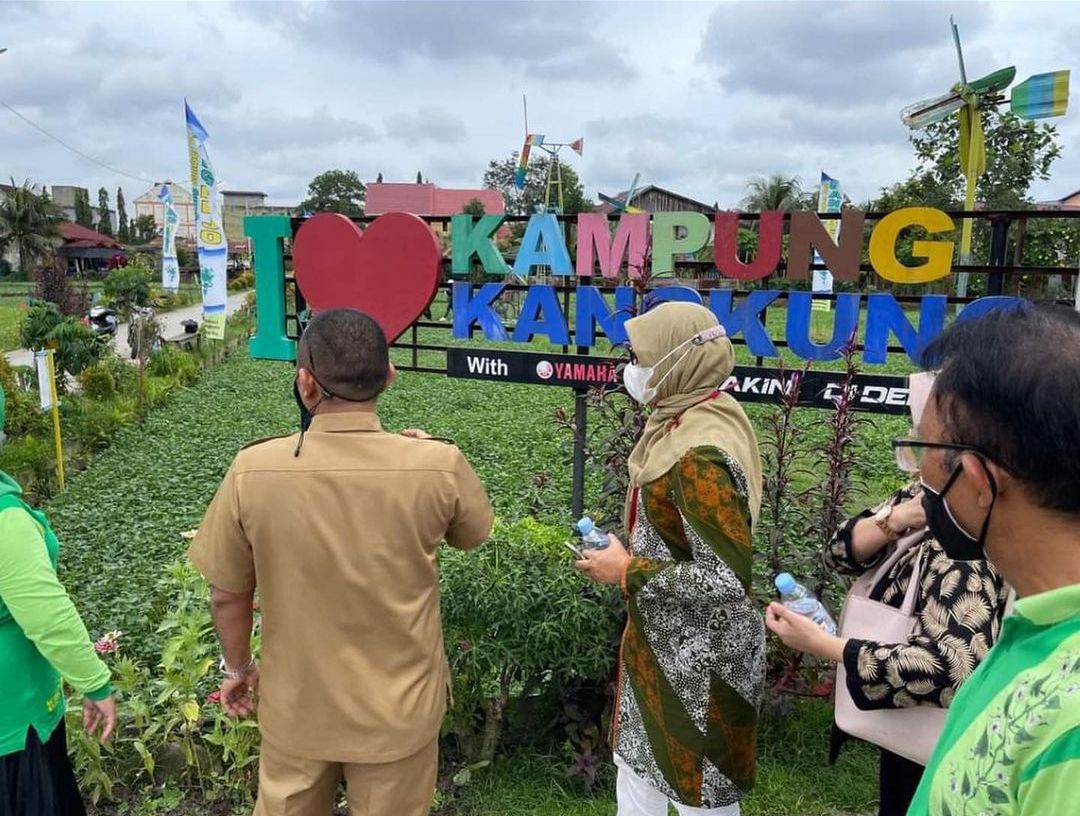 Kepala Dinas Pariwisata Provinsi Kaltim Sri Wahyuni ke destinas wisata Kampung Kangkung