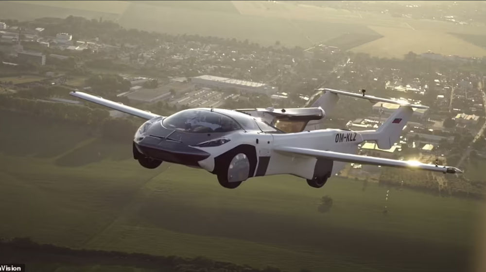 Screenshot 2022-01-31 at 11-02-21 44826211-10427811-Stuff_of_science_fiction_A_futuristic_flying_car_able_to_reach_h-a-1_16[...].png
