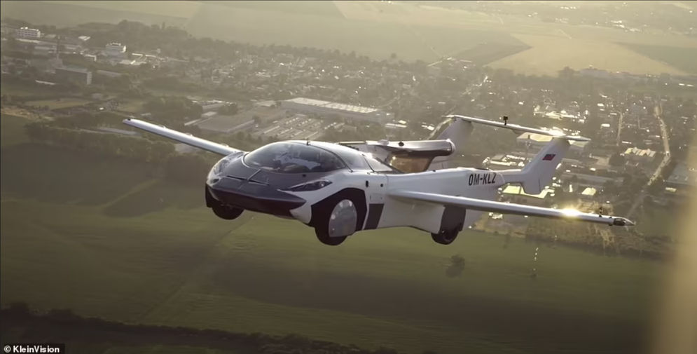 Kendaraan mode ganda “AirCar” asal Slovakia telah mendapatkan surat kelaikan udara oleh Otoritas Transportasi Slovakia.