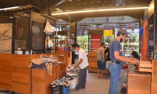 pkl di teras malioboro.jpg