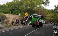 kecelakaan bus.jpeg
