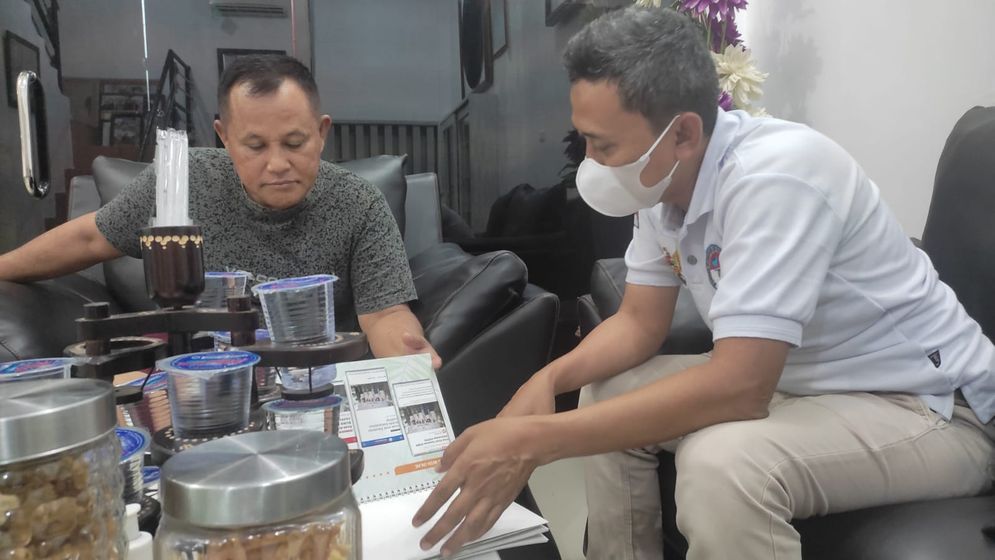 Kunjungan Ketua Dewan Pengawas FKPPIB Andi Firmansyah di rumah pribadi Bupati Lampung Selatan Nanang Ermanto Desa Way Galih, Kecamatan Tanjung Bintang, Minggu (6/2/2022).