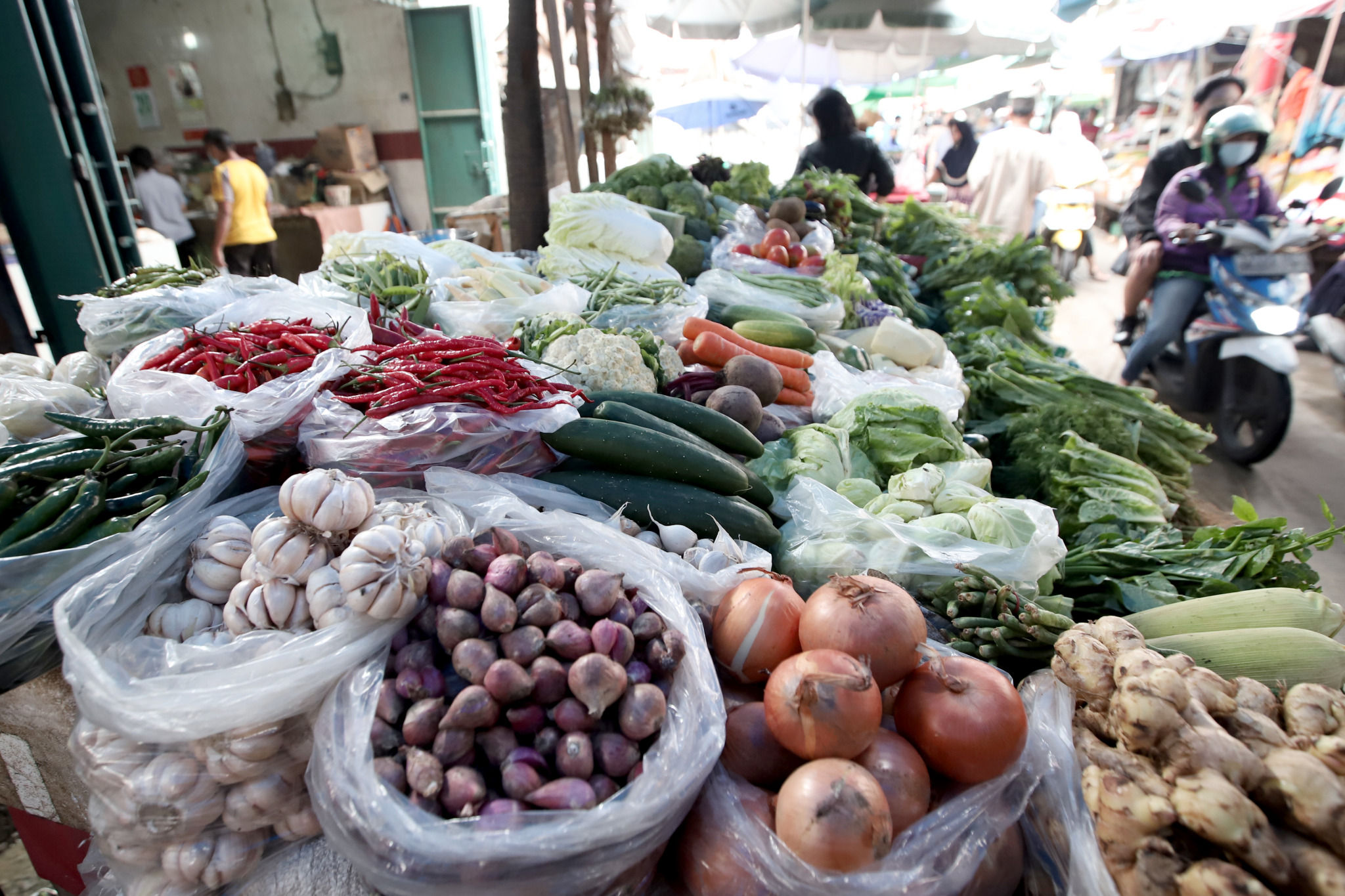 Harga Sembako di Jakarta: Cabe Rawit Ijo Besar Naik, Ayam Broiler/Ras Turun