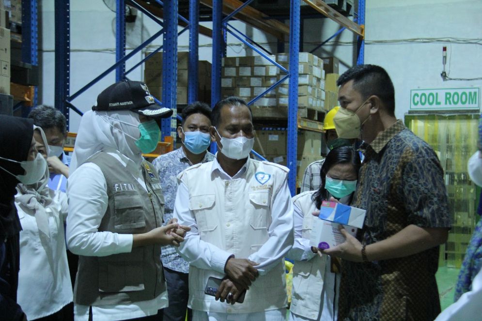 Wawako Palembang dan BBPOM memantau stok obat di gudang distributor