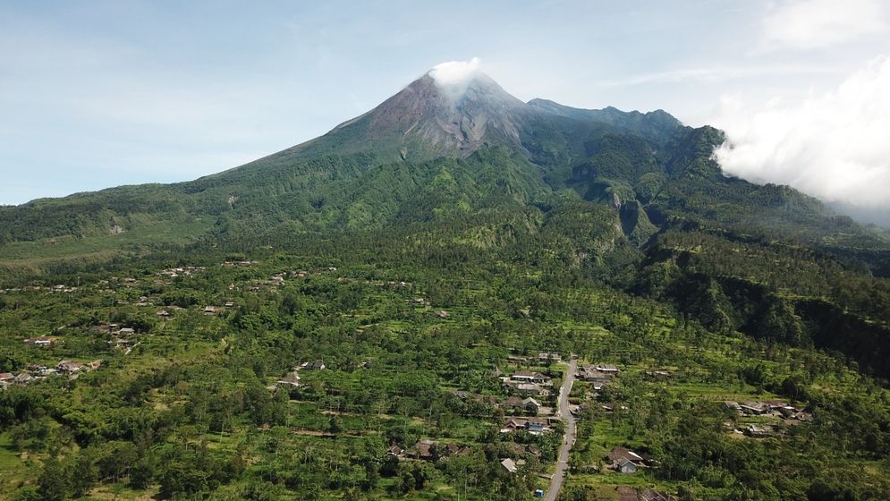 10 feb Pantau-Aktivitas-merapi.jpeg