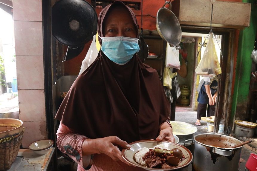 Kuliner legendaris brongkos Handayani