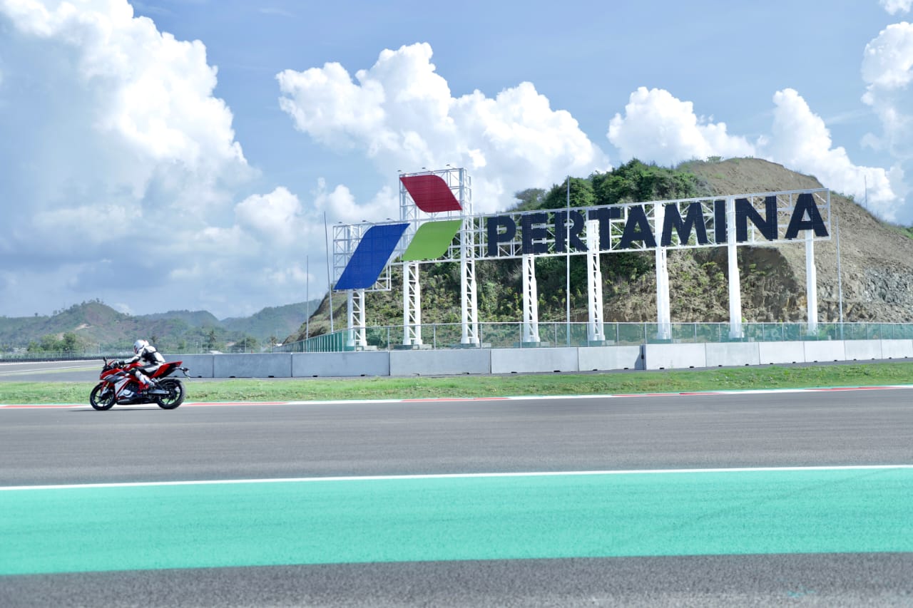 vent balap motor paling bergengsi di dunia MotoGP rencananya akan digelar di Pertamina Circuit Street Mandalika pada 18-20 Maret 2022. Nama resmi event internasional ini kini disebut dengan "Pertamina Grand Prix of Indonesia". / Dok. Pertamina