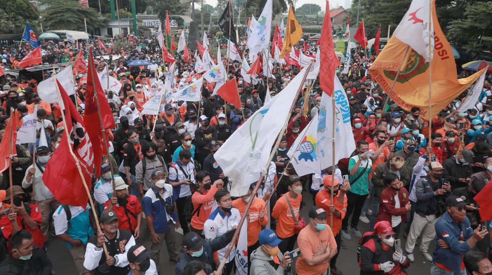 Demo Buruh Geruduk Kemenaker .jpg