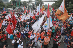 Demo Buruh Geruduk Kemenaker .jpg