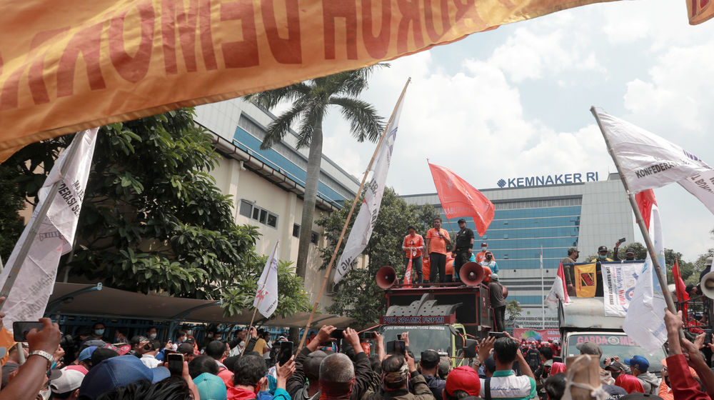 Demo Buruh Geruduk Kemenaker .jpg