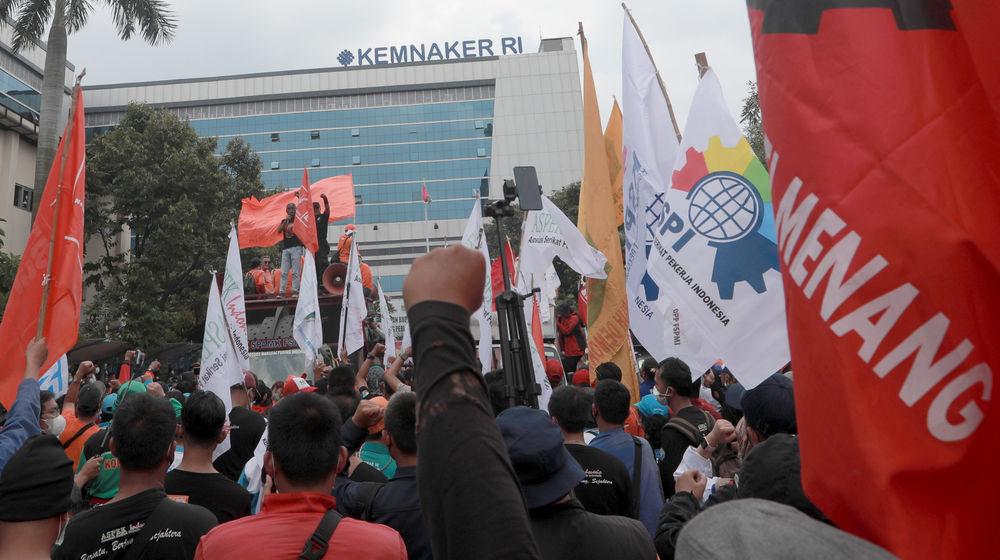 Demo Buruh Geruduk Kemenaker .jpg