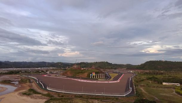 Bukit Seger dan Keanggunan Sirkuit Mandalika