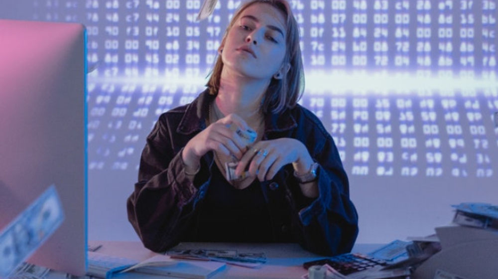 Fenomena Flexing Semakin Meluas, Ternyata Ini Alasan Orang Kaya Ingin Memamerkan Kekayaannya