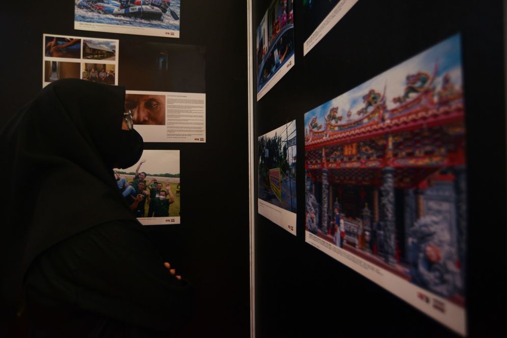 PALEMBANG, WongKito.co - Pameran Foto Kilas Balik Organisasi profesi Pewarta Foto Indonesia (PFI) Palembang menampilkan 174 foto tunggal dan 11 foto cerita deng