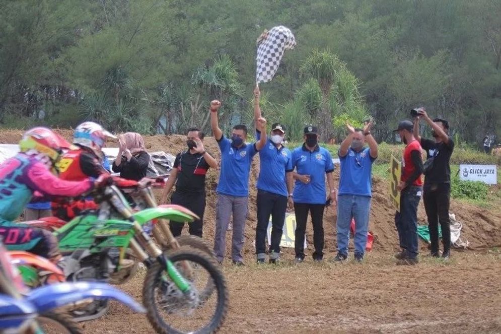 motorcross2.jpg