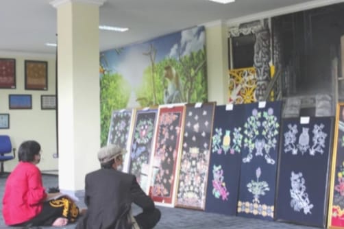 Lomba motif Batik Balikpapan digelar Dekranasda dan DKUMKMP Balikpapan. Kemenperin mendorong IKM batik sediakans eragam haji 2024.