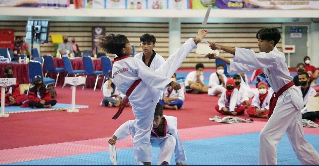 Diikuti 926 Atlet, Kejuaraan Taekwondo Gubernur Cup Open 2002 Dibuka