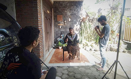 Garap Seniman Kota Malang, Mahasiswa Ikom UMM Raih Juara II Festival Film Dokumenter Nasional