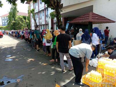 Operasi pasar minyak goreng di Kabupaten Gunungkidul, Sabtu (26/2/2022). 