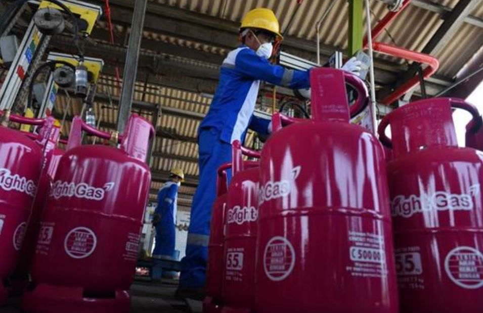 Harga LPG non subsidi yang berlaku saat ini sekitar Rp15.500 per Kilogram (Kg). 