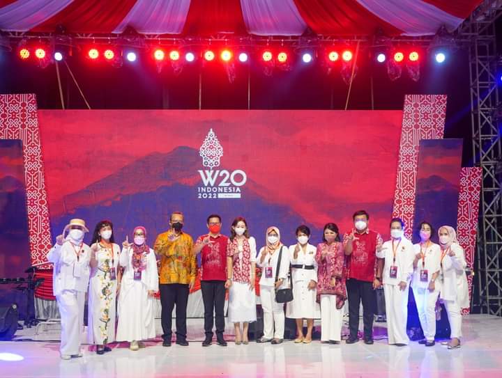 Bupati Joune Ganda bersama delegasi W20. (Foto:Istimewa)