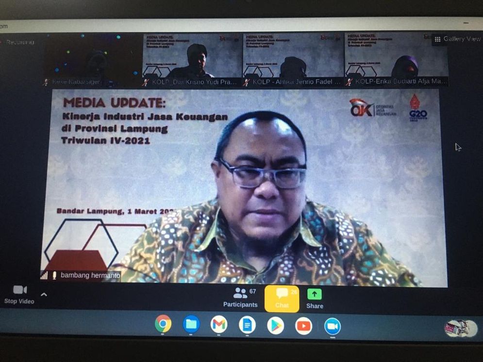 Kepala OJK Provinsi Lampung Bambang Hermanto dalam media update kinerja Industri Jasa Keuangan secara virtual pada Selasa, 1 Maret 2022.