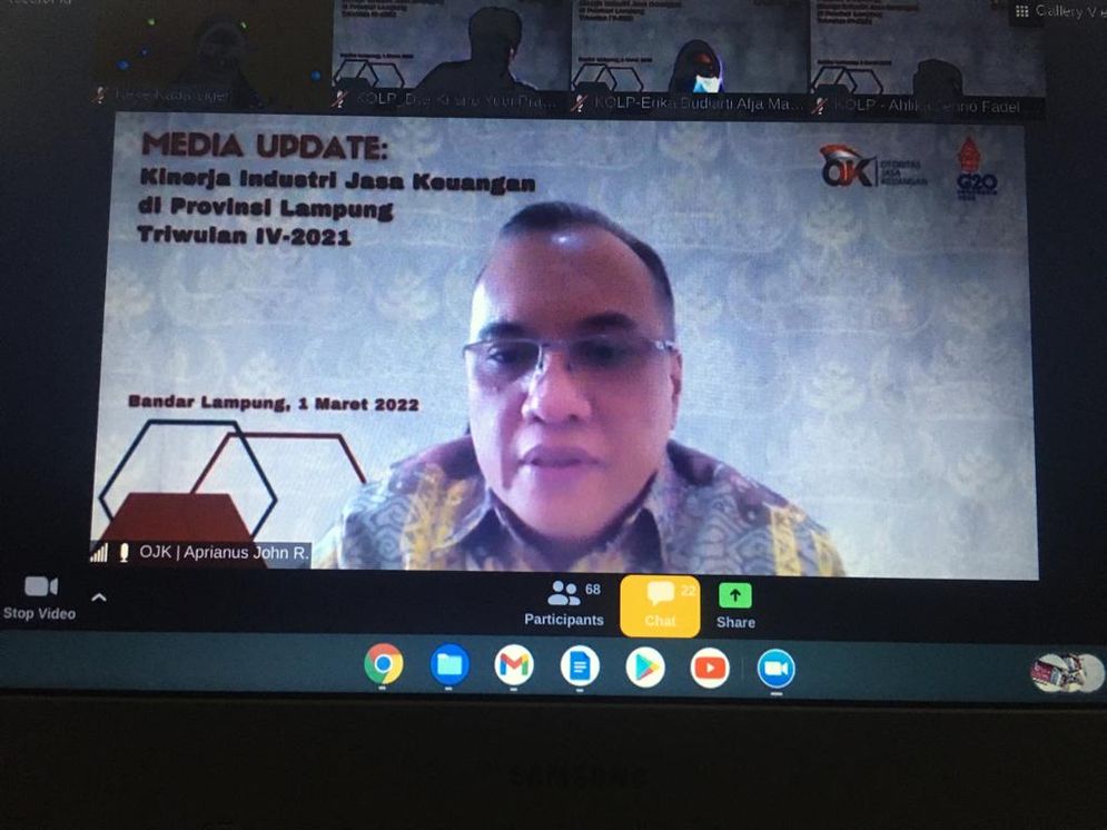 Deputi Direktur Pengawasan Lembaga Jasa Keuangan (LJK) OJK Lampung Aprianus John Risnad dalam media update Industri Jasa Keuangan Triwulan IV 2021 secara virtual, Selasa, 1 Maret 2022.