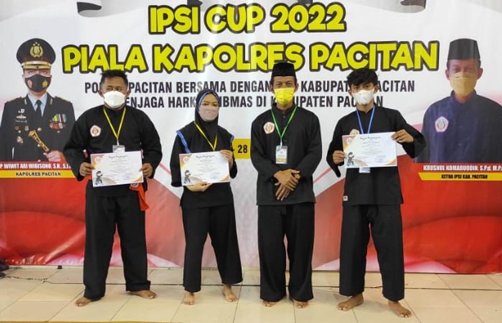 Tapak-Suci-Pacitan-meraih-juara-umum.jpg