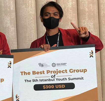 Kaji Ketimpangan Sosial, Mahasiswa UMM Raih Juara l IYS 2022