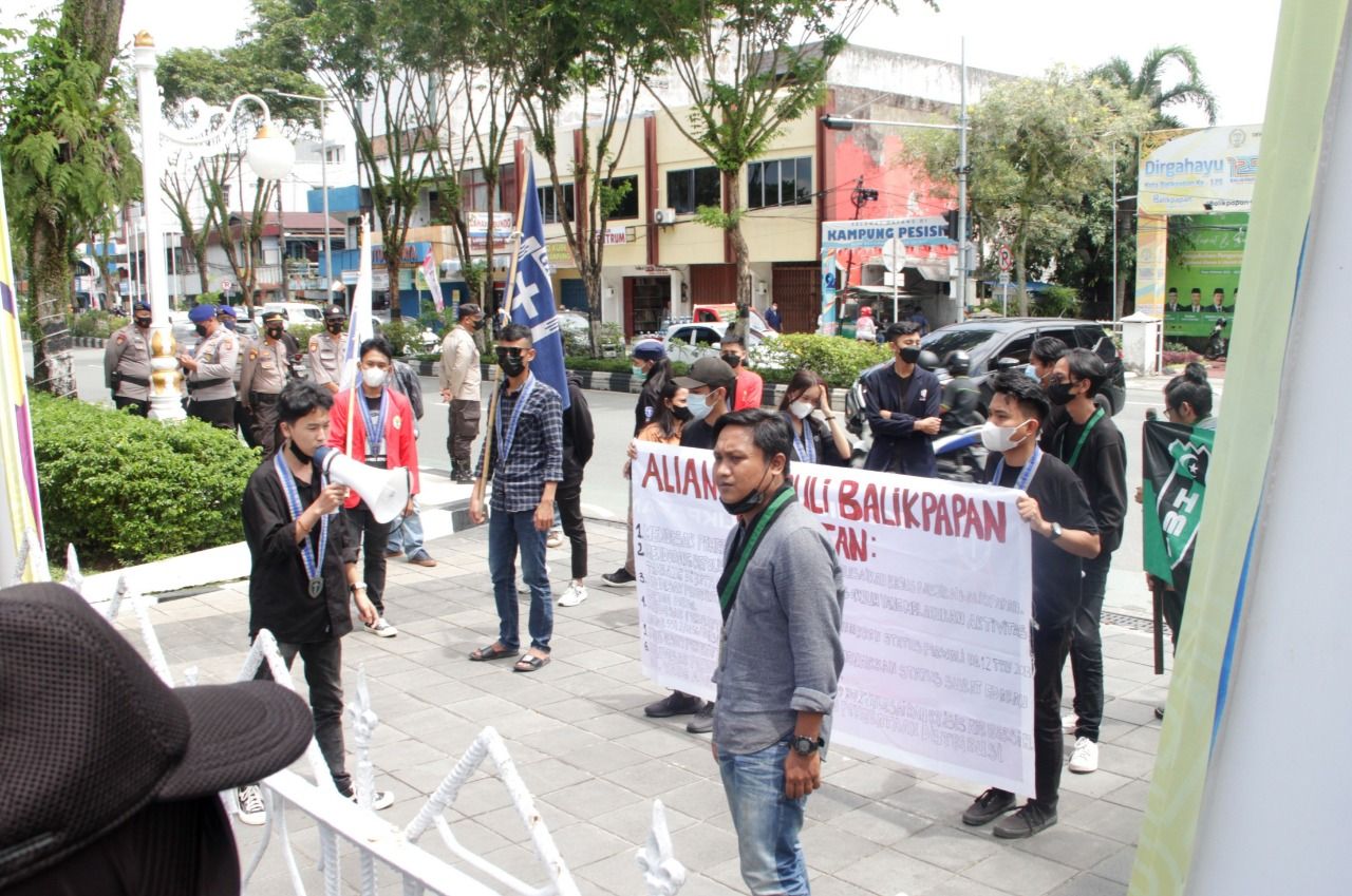 Aliansi Peduli Balikpapan datang Kantor Wali Kota Balikpapan, Rabu siang (2/3/2022)