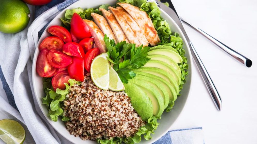 quinoa-salad-chicken-avocado.jpg