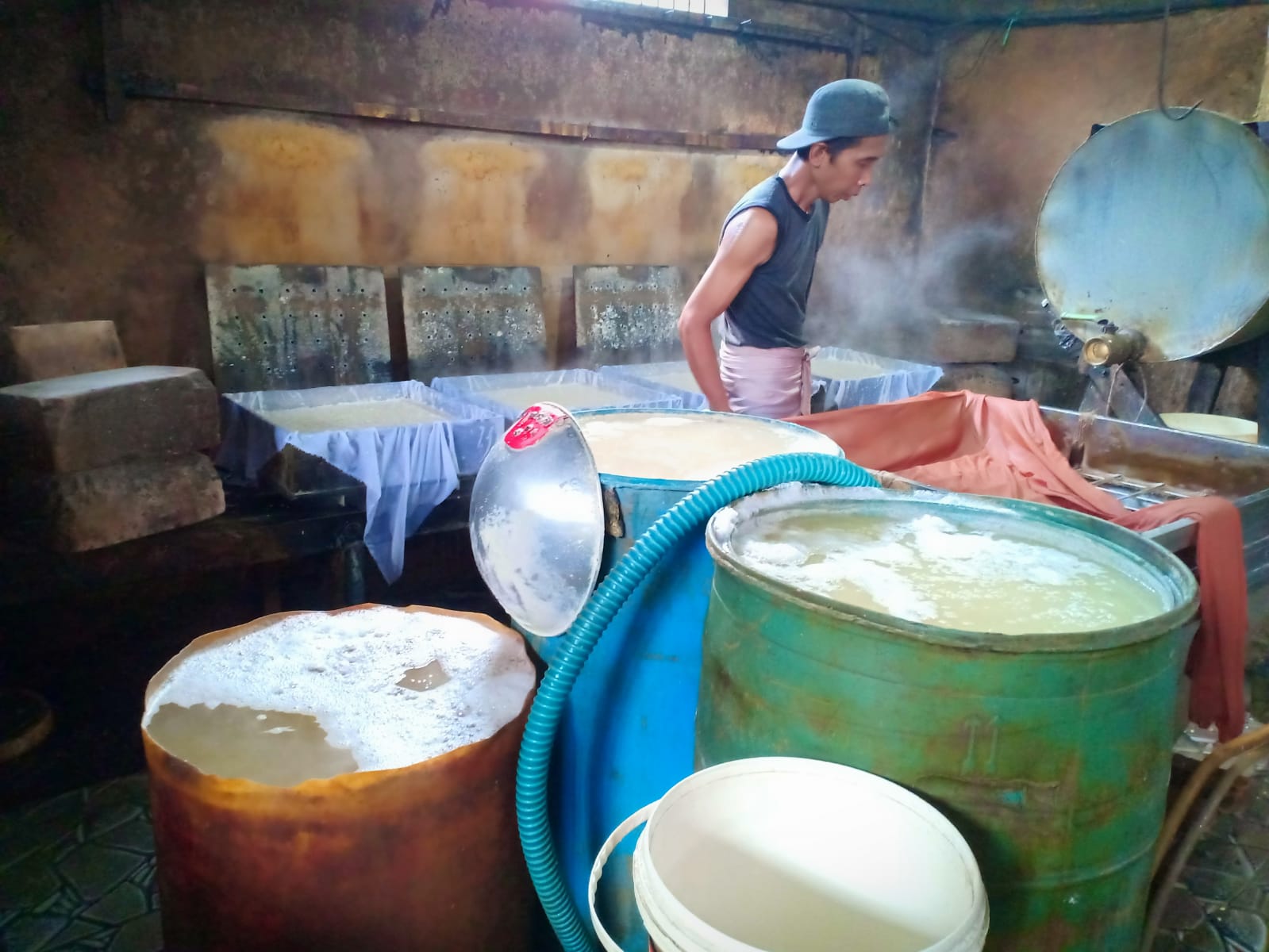 Pengrajin Tahu Tempe di Kawasan Industri Somber, Balikpapan