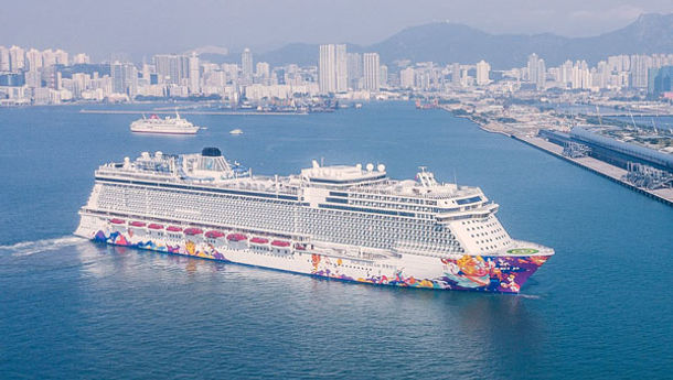 Kapal Pesiar Mewah 'World Dream Cruises' Berhenti Beroperasi