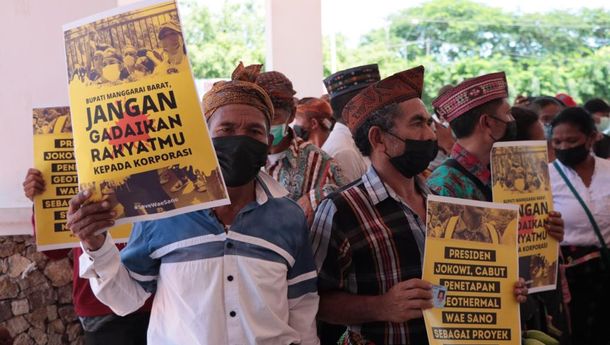 Poster Tolak Proyek Geothermal: 'Bupati Manggarai Barat Jangan Gadaikan Rakyatmu kepada Korporasi'