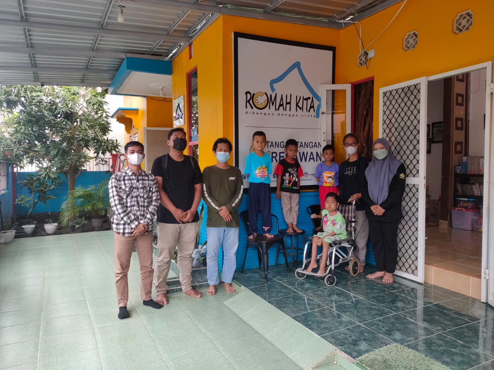 PT KMB & Starbanjar Beri Bantuan Anak Penyintas Kanker di Banjarmasin