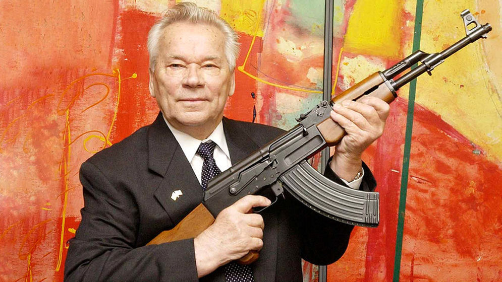 Mikhail Kalashnikov dan AK-47/Wikipedia