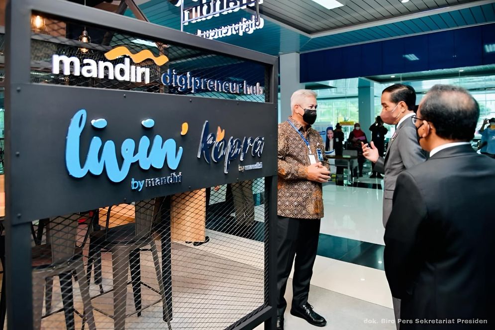 12 mar mandiri.jpg