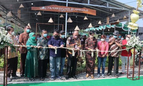 taman kuliner gilangharjo.jpg