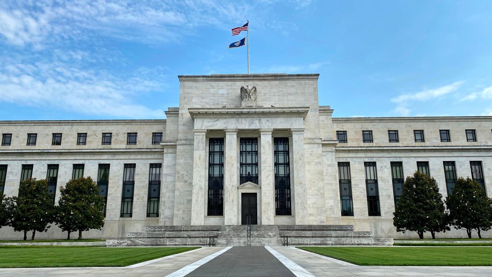 The Fed pada Rabu, 16 Maret 2022, menaikkan suku bunga acuannya untuk pertama kalinya sejak 2018. 