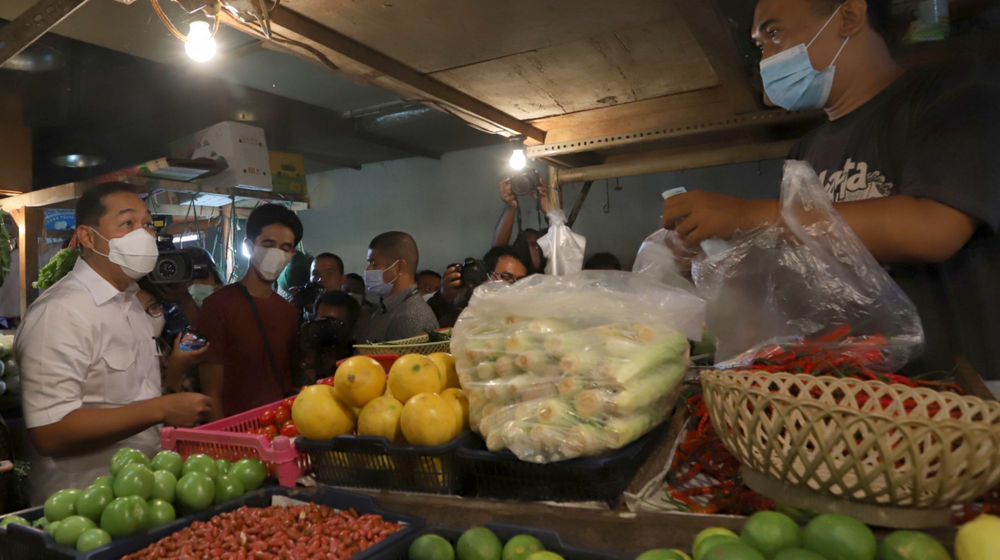Mendag Tinjau Harga Bahan Pokok Pasar Senen 6.jpg