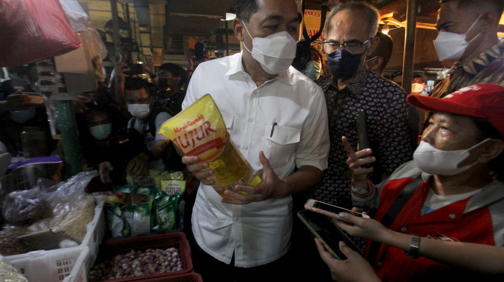 Mendag Tinjau Stok Bahan Pokok Pasar Senen .jpg
