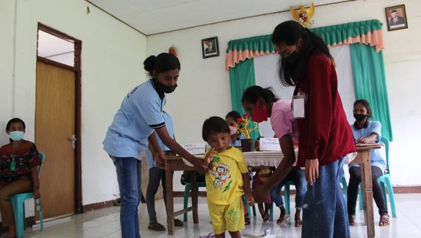 Mahasiswa IKTL Larantuka Bantu Turunkan Angka Stunting di Ojan Detun, Wulanggitang, Flotim