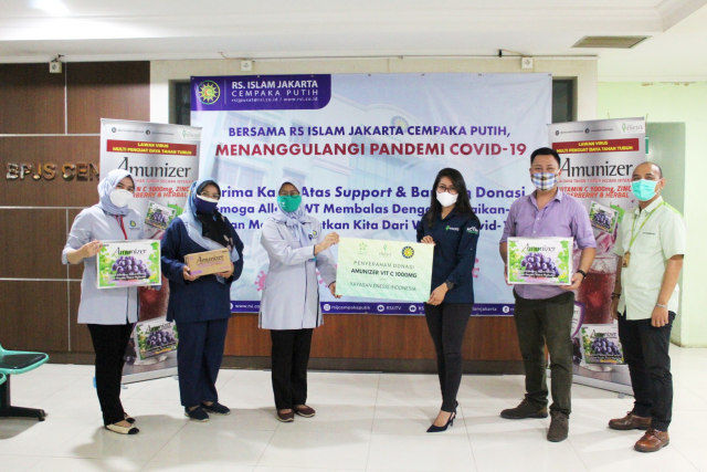 Enesis Group memberi bantuan Amunizer Vitamin C 1000mg, kepada tenaga kesehatan dan pasien COVID-19 yang tidak memiliki gejala.