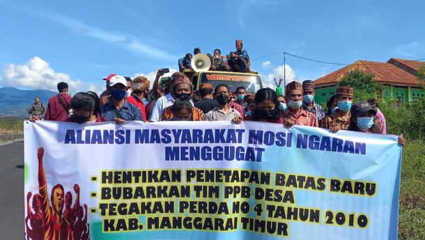 Puluhan Warga Desa Mosi Ngaran, Elar Selatan Berdemonstrasi di Kantor DPRD Matim Hari Ini